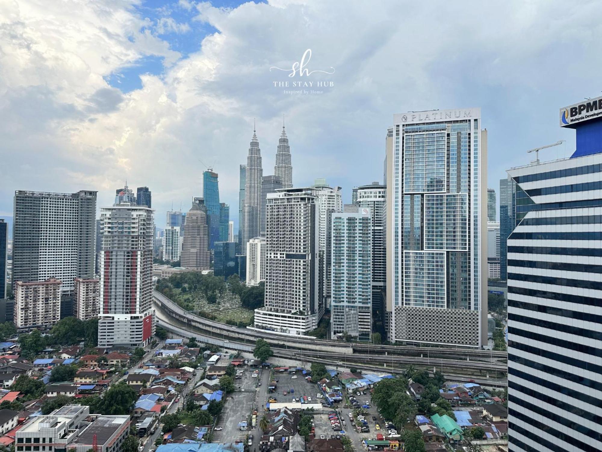 Апартаменты The Luxe Klcc View Sky Pool Куала-Лумпур Экстерьер фото