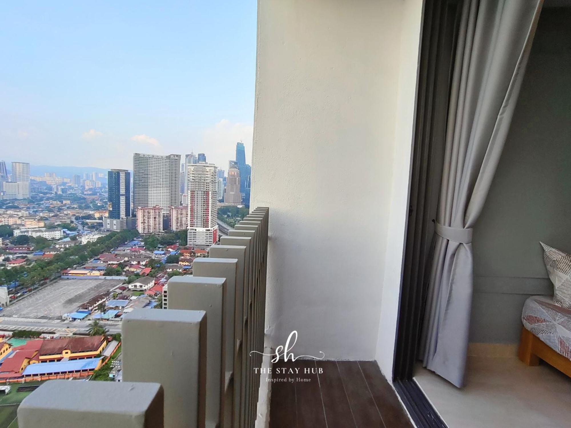 Апартаменты The Luxe Klcc View Sky Pool Куала-Лумпур Экстерьер фото
